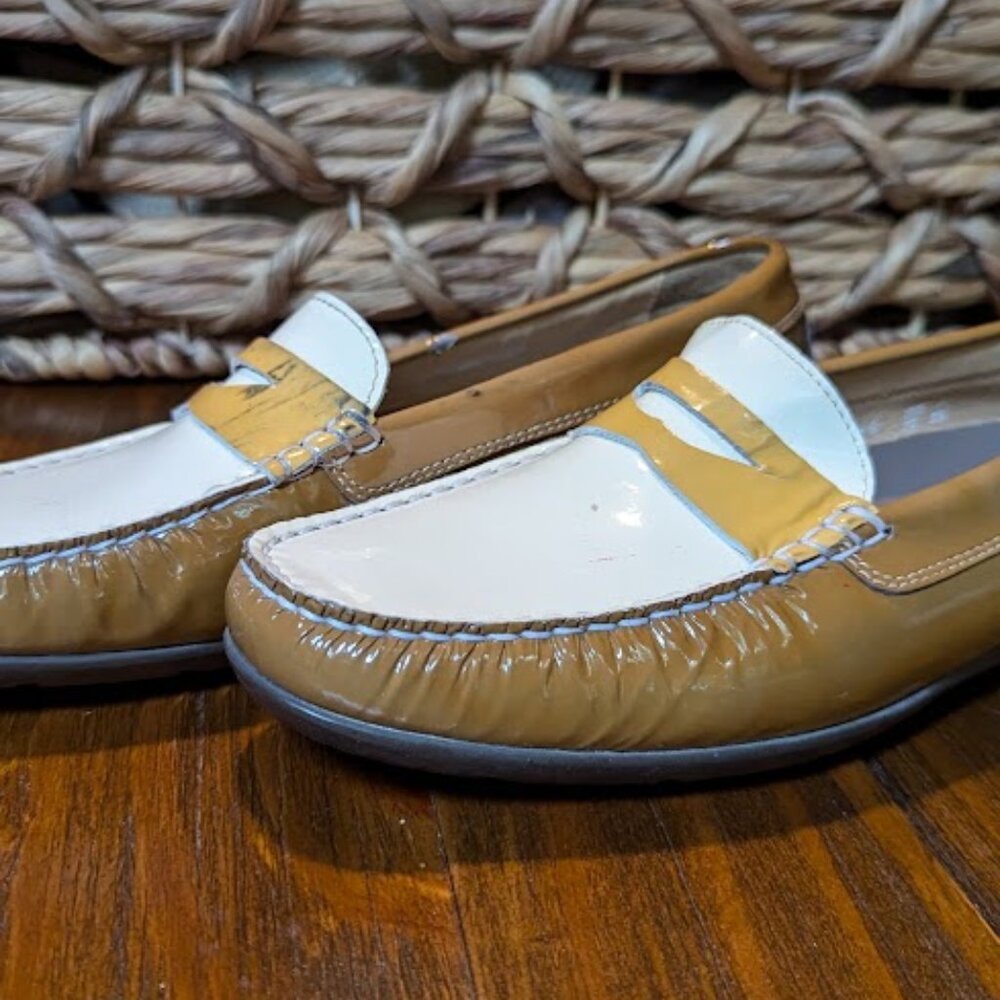 Mephisto Women's Flats in White and Tan
